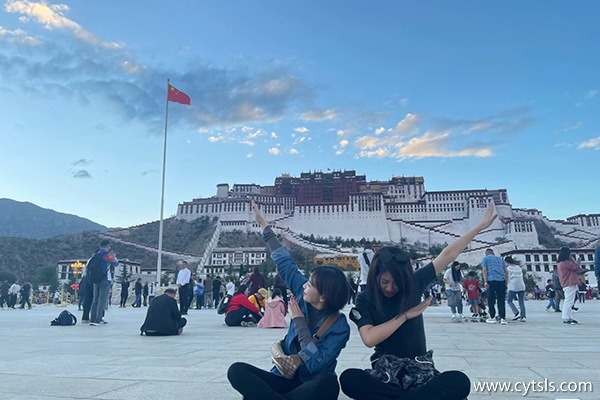 跟團去西藏旅游要多少錢？